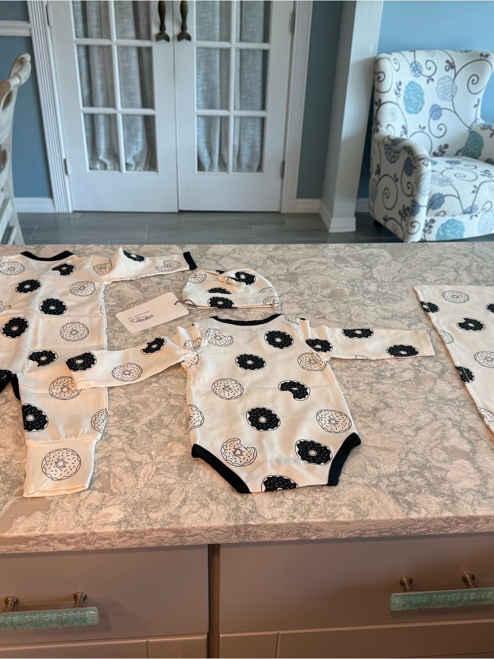 NWT Monica + Andy Layette Gift Set Oh Donut Even 3-6M Organic Baby Set